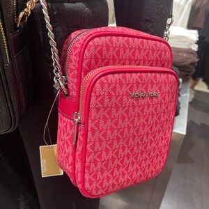 MICHAEL KORS Jet Set Travel Md Signature Logo Crossbody Flight Bag
DK RASPBERRY